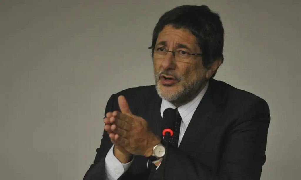 Coordenador de programa de Lula sugere intervenção do Tesouro para baixar juros