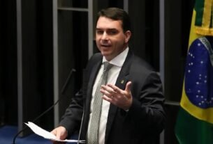 Flávio Bolsonaro promete indicar mulheres ao STF e critica atuação de ministros