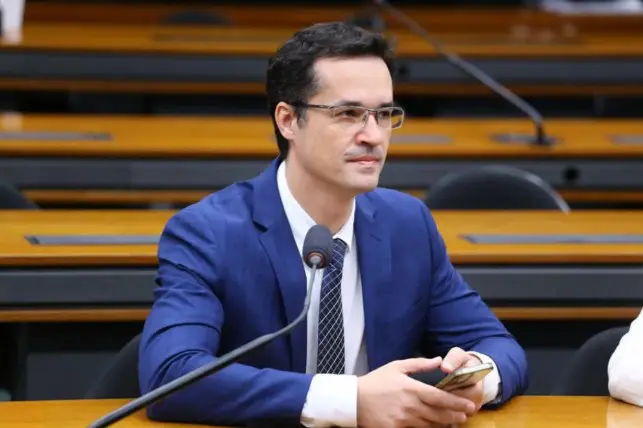 Ministério Público Eleitoral emite parecer favorável à elegibilidade de Deltan Dallagnol