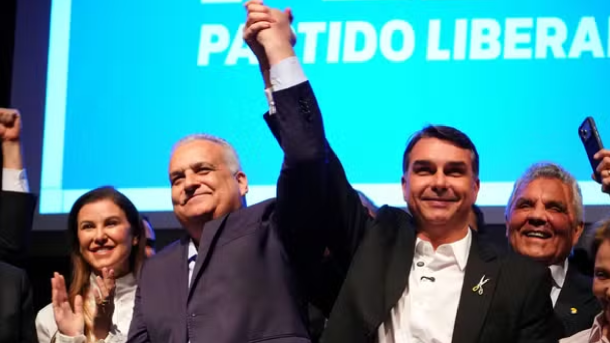 Flávio Bolsonaro durante agenda política nas eleições de 2026