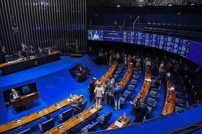 Plenário do Senado Federal durante sessão em Brasília