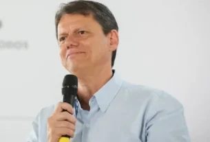 Tarcísio de Freitas busca reforçar apoio feminino e pede continuidade em agenda na capital