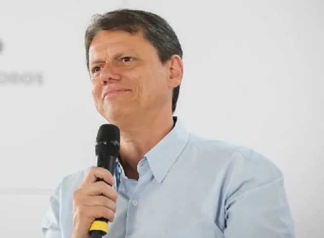 Tarcísio de Freitas busca reforçar apoio feminino e pede continuidade em agenda na capital