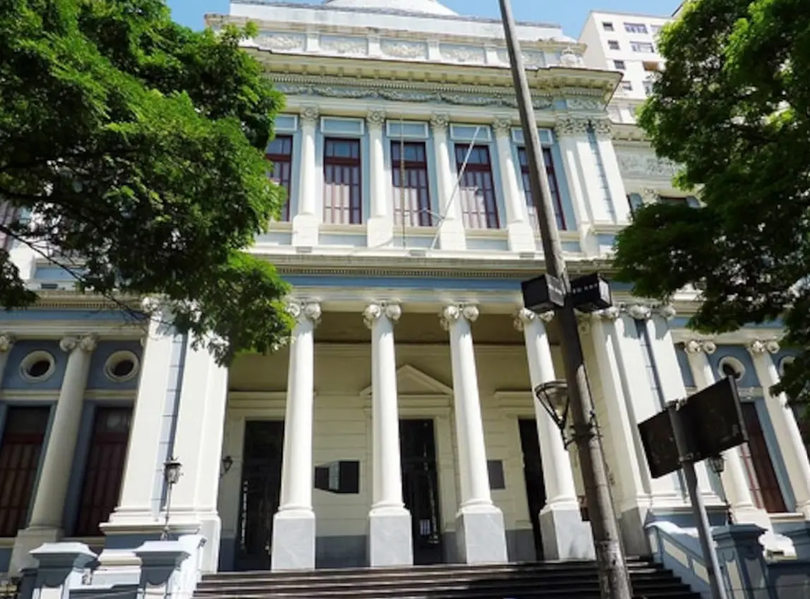 TJMG investe R$ 38,4 milhões na compra de 179 veículos híbridos para desembargadores
