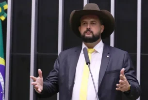 Deputado Zé Trovão solicita ao STF revisão de atos do ministro Alexandre de Moraes