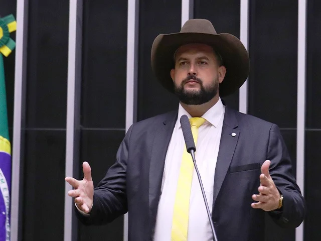 Deputado Zé Trovão solicita ao STF revisão de atos do ministro Alexandre de Moraes