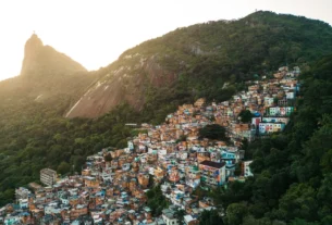 Governo dos EUA renova alerta de segurança para viajantes em território brasileiro