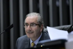 Mendonça utiliza precedentes de Cunha e Ibaneis para justificar afastamento na PF