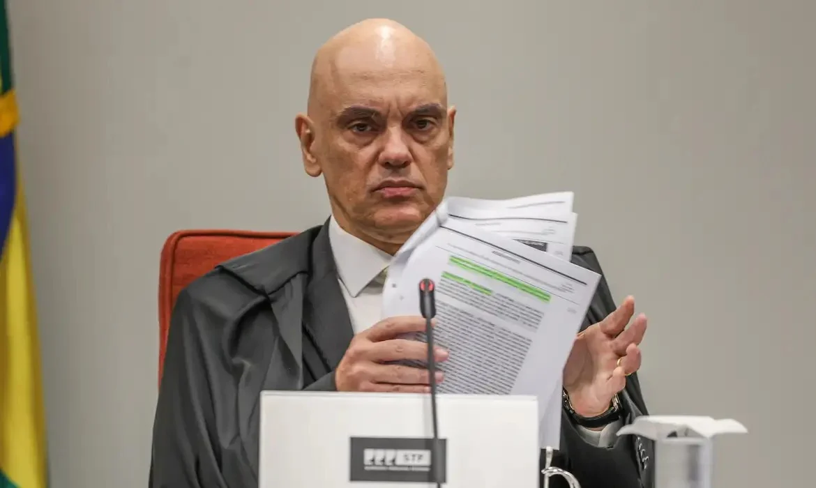Moraes solicita ao STF levantamento de sigilo em processo sobre o caso Master
