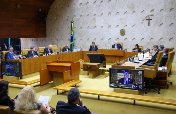 Pedido de vista de Flávio Dino suspende julgamento no STF por até 90 dias
